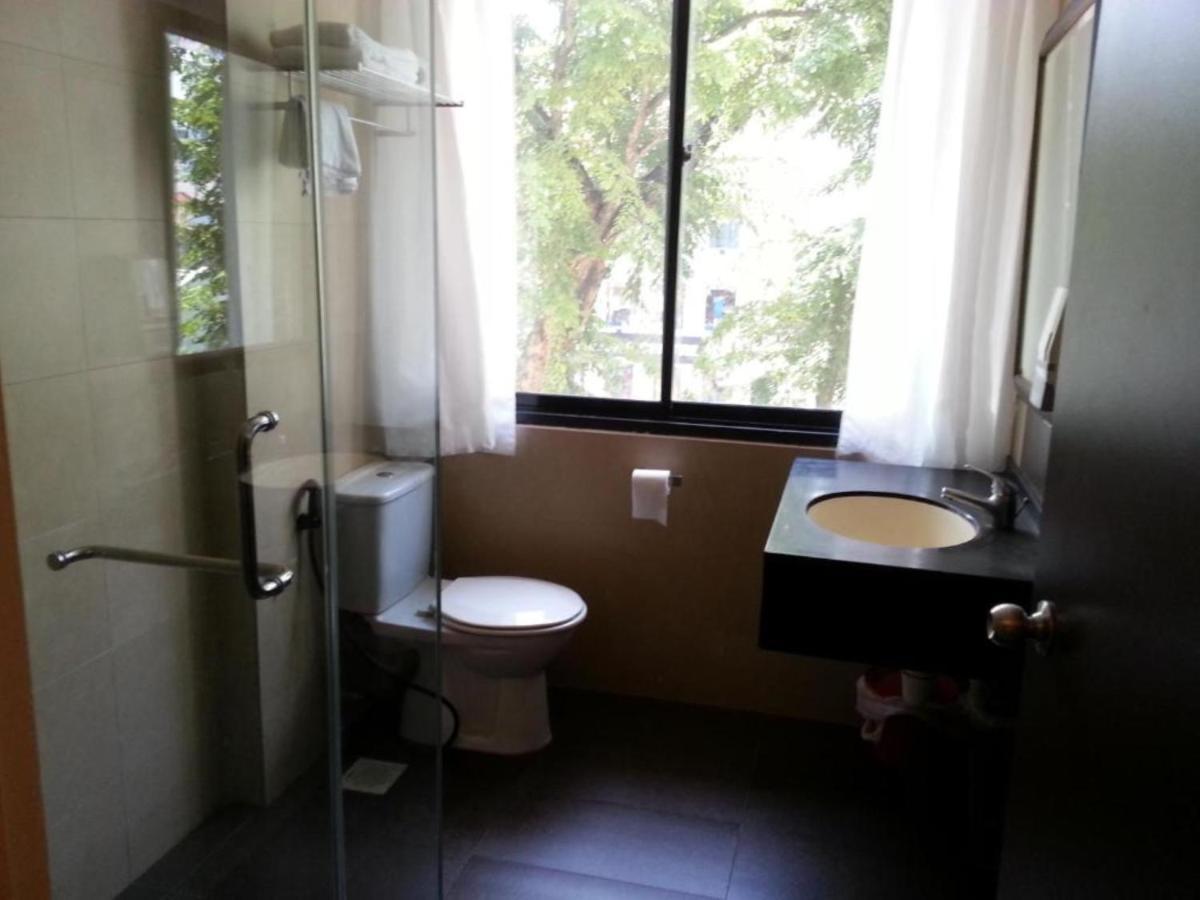 L Hotel At Broadway Singapore Esterno foto