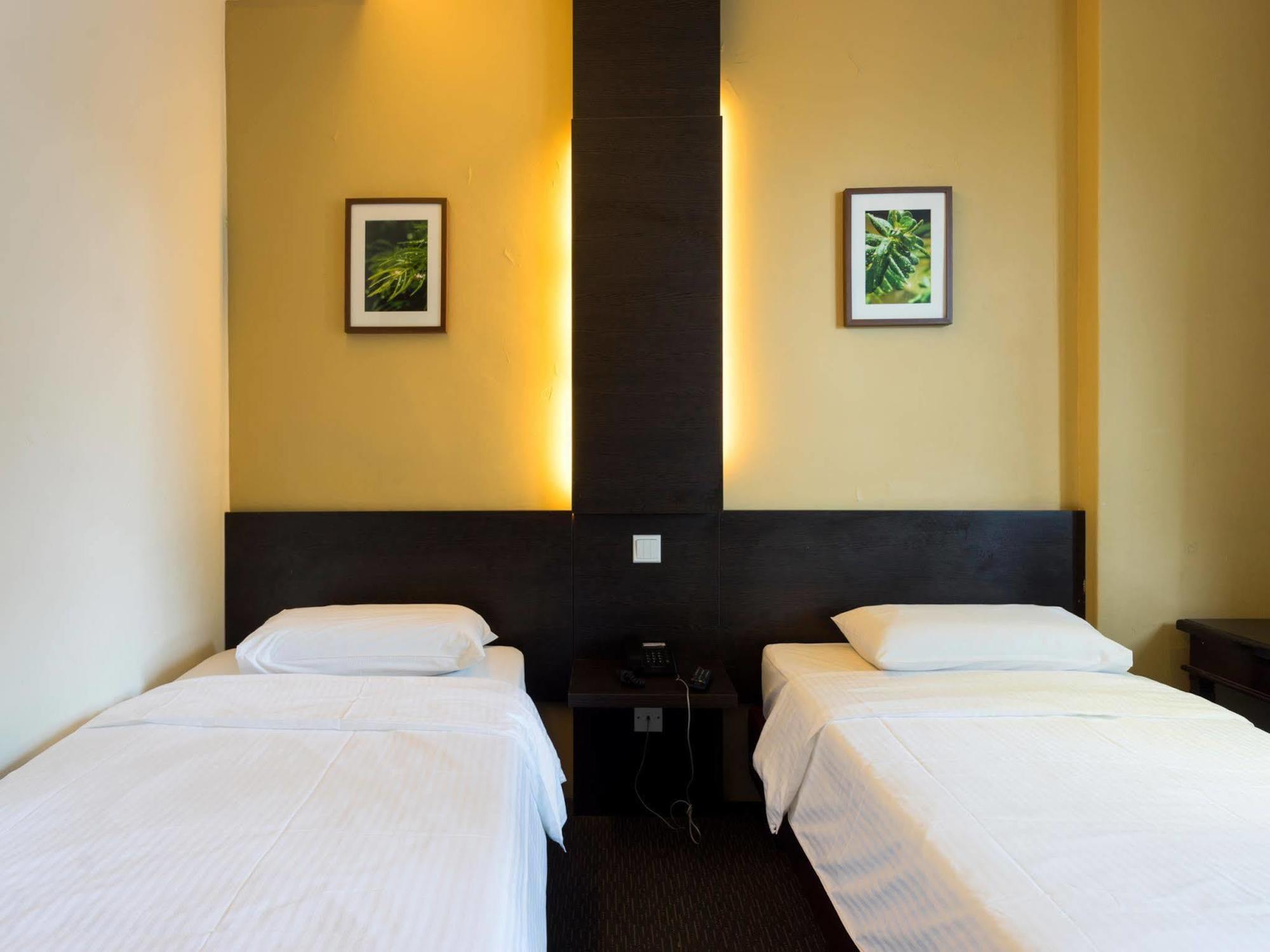 L Hotel At Broadway Singapore Esterno foto